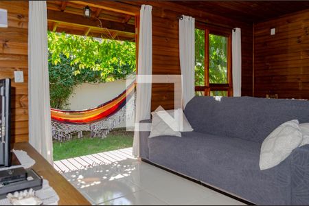Sala / Cozinha de casa para alugar com 2 quartos, 70m² em Campeche, Florianópolis