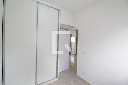 Quarto 2 de apartamento para alugar com 2 quartos, 45m² em Shopping Park, Uberlândia