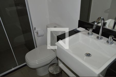 Banheiro de apartamento para alugar com 1 quarto, 16m² em Vila Mariana, São Paulo