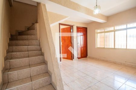 Casa à venda com 200m², 4 quartos e 2 vagasSala