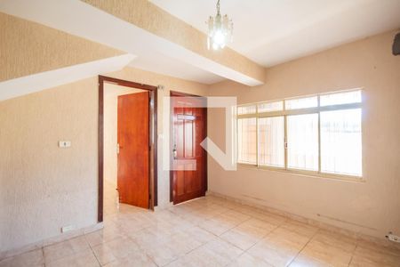 Sala de casa para alugar com 4 quartos, 200m² em Jardim das Flores, Osasco