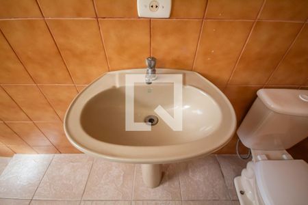 Casa à venda com 200m², 4 quartos e 2 vagasBanheiro 2