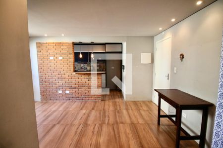 Sala de apartamento para alugar com 2 quartos, 57m² em Jardim dos Pássaros, Guarujá
