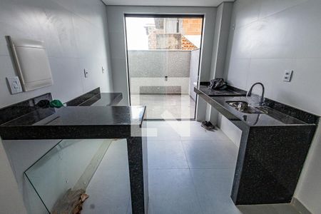 Cozinha de apartamento à venda com 3 quartos, 103m² em Santa Monica, Belo Horizonte