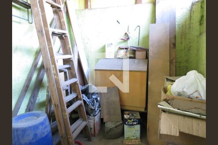 Casa à venda com 106m², 2 quartos e 4 vagasDepósito Parte de Trás da Casa