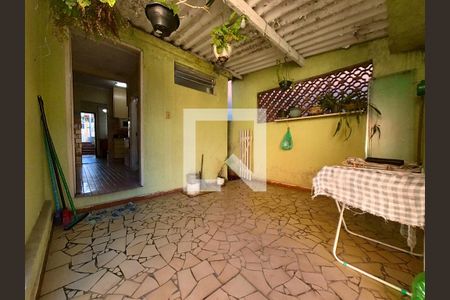 Casa à venda com 106m², 2 quartos e 4 vagasQuintal