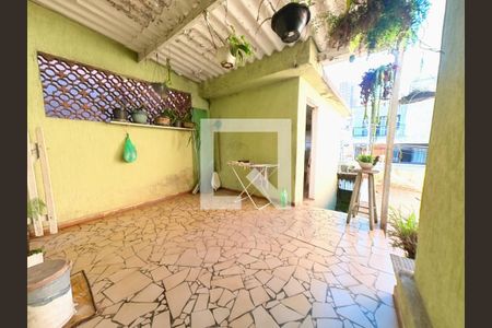Casa à venda com 106m², 2 quartos e 4 vagasQuintal
