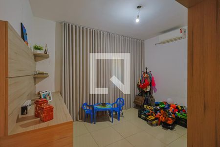 Casa à venda com 360m², 3 quartos e 4 vagas Casa à venda com 360m², 3 quartos e 4 vagasQuarto 2 - Suíte
