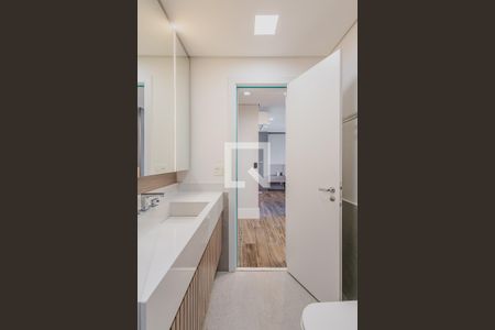 Apartamento à venda com 107m², 2 quartos e 3 vagasBanheiro da Suíte 2