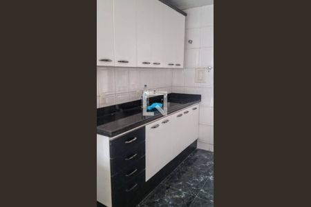 Casa à venda com 270m², 4 quartos e 3 vagas Casa à venda com 270m², 4 quartos e 3 vagasCozinha