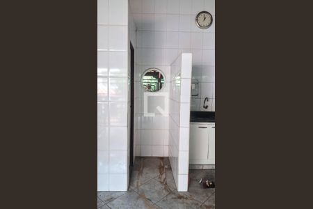 Casa à venda com 270m², 4 quartos e 3 vagas Casa à venda com 270m², 4 quartos e 3 vagasbanheiro 1