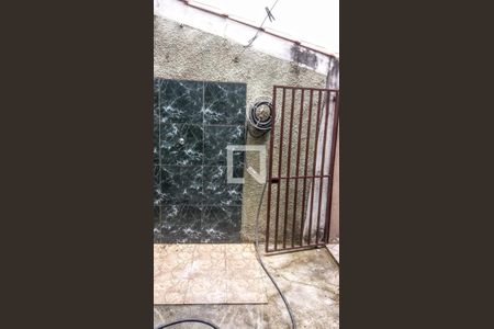 Casa à venda com 270m², 4 quartos e 3 vagas Casa à venda com 270m², 4 quartos e 3 vagasQuintal