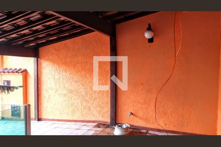 Casa à venda com 270m², 4 quartos e 3 vagas Casa à venda com 270m², 4 quartos e 3 vagasvagas