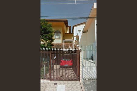 Casa à venda com 270m², 4 quartos e 3 vagas Casa à venda com 270m², 4 quartos e 3 vagasFachada