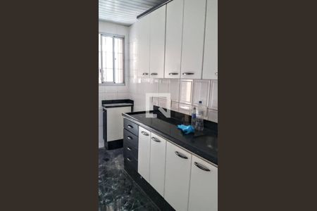 Casa à venda com 270m², 4 quartos e 3 vagas Casa à venda com 270m², 4 quartos e 3 vagasCozinha