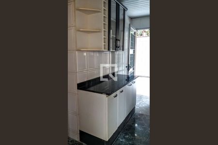 Casa à venda com 270m², 4 quartos e 3 vagas Casa à venda com 270m², 4 quartos e 3 vagasLavanderia