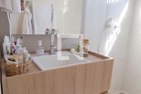 Casa à venda com 195m², 3 quartos e 3 vagasBanheiro Suíte 3