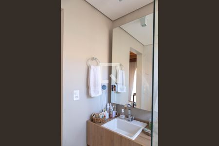 Casa à venda com 195m², 3 quartos e 3 vagasBanheiro Suíte 3