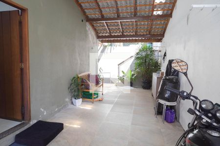 Casa à venda com 195m², 3 quartos e 3 vagasQuintal