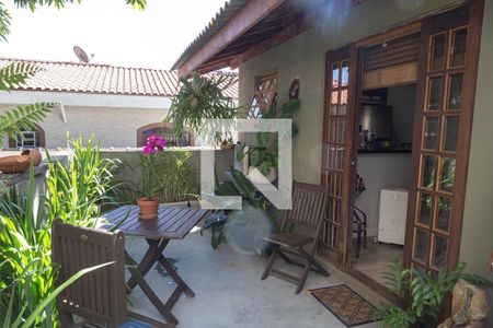 Casa à venda com 195m², 3 quartos e 3 vagasSuíte 3 - Varanda