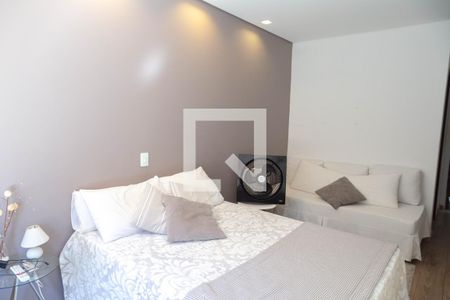 Casa à venda com 195m², 3 quartos e 3 vagasSuíte 1