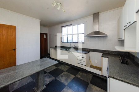 Casa à venda com 310m², 3 quartos e 3 vagas Casa à venda com 310m², 3 quartos e 3 vagasCozinha