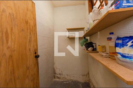 Casa à venda com 310m², 3 quartos e 3 vagas Casa à venda com 310m², 3 quartos e 3 vagasDispensa