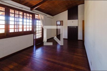 Casa à venda com 310m², 3 quartos e 3 vagas Casa à venda com 310m², 3 quartos e 3 vagasSuíte 2