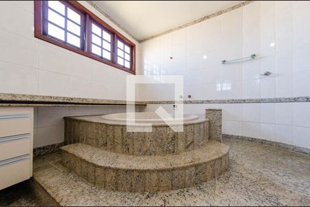 Casa à venda com 310m², 3 quartos e 3 vagas Casa à venda com 310m², 3 quartos e 3 vagasBanheiro suíte 2