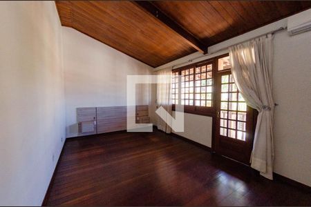 Casa à venda com 310m², 3 quartos e 3 vagas Casa à venda com 310m², 3 quartos e 3 vagasSuíte 2