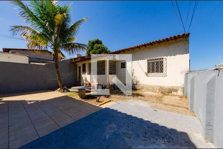 Casa à venda com 310m², 3 quartos e 3 vagas Casa à venda com 310m², 3 quartos e 3 vagasQuintal