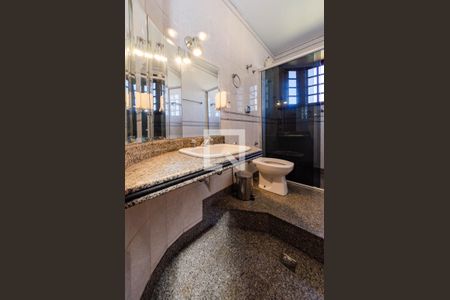 Casa à venda com 310m², 3 quartos e 3 vagas Casa à venda com 310m², 3 quartos e 3 vagasBanheiro