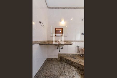 Casa à venda com 310m², 3 quartos e 3 vagas Casa à venda com 310m², 3 quartos e 3 vagasBanheiro suíte 1