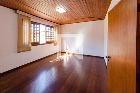 Casa à venda com 310m², 3 quartos e 3 vagas Casa à venda com 310m², 3 quartos e 3 vagasSuíte 1