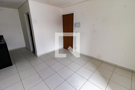 Sala/Quarto de casa para alugar com 1 quarto, 26m² em Campo Limpo, São Paulo