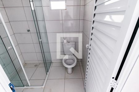 Banheiro de casa para alugar com 1 quarto, 26m² em Campo Limpo, São Paulo