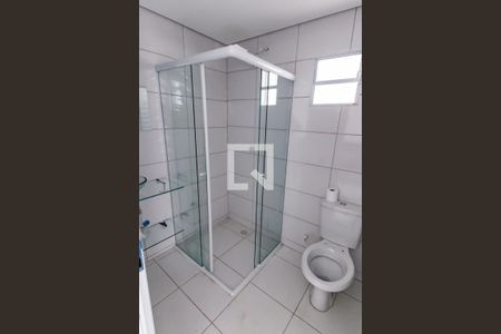 Banheiro de casa para alugar com 1 quarto, 26m² em Campo Limpo, São Paulo