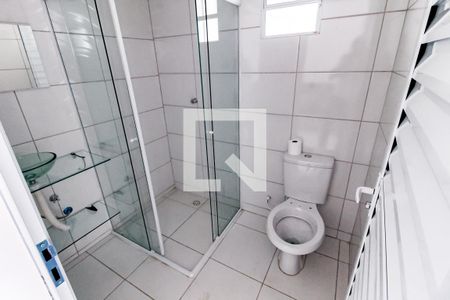 Banheiro de casa para alugar com 1 quarto, 26m² em Campo Limpo, São Paulo
