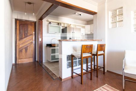 Cozinha - Armários de apartamento para alugar com 2 quartos, 60m² em Novo Mundo, Curitiba