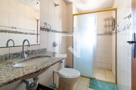 Banheiro Social de apartamento para alugar com 2 quartos, 60m² em Novo Mundo, Curitiba