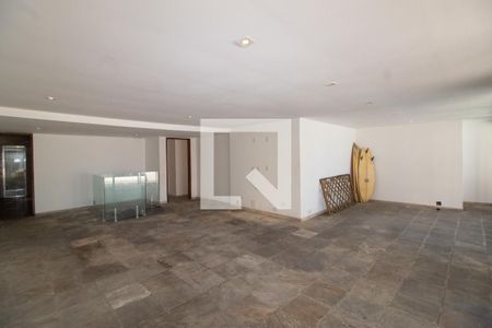 Apartamento à venda com 350m², 5 quartos e 3 vagas Apartamento à venda com 350m², 5 quartos e 3 vagasCobertura