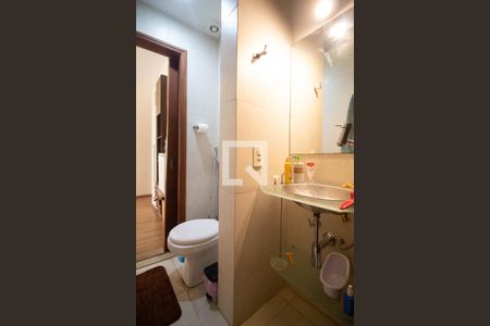 Apartamento à venda com 350m², 5 quartos e 3 vagas Apartamento à venda com 350m², 5 quartos e 3 vagasBanheiro da Suíte 2