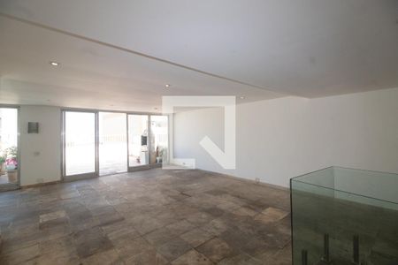 Apartamento à venda com 350m², 5 quartos e 3 vagas Apartamento à venda com 350m², 5 quartos e 3 vagasCobertura