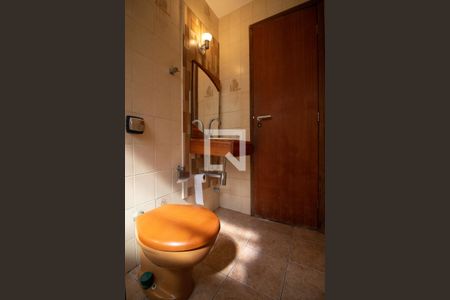 Apartamento à venda com 350m², 5 quartos e 3 vagas Apartamento à venda com 350m², 5 quartos e 3 vagasBanheiro social