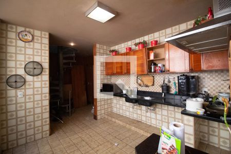 Apartamento à venda com 350m², 5 quartos e 3 vagas Apartamento à venda com 350m², 5 quartos e 3 vagasCozinha 1