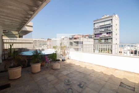 Apartamento à venda com 350m², 5 quartos e 3 vagas Apartamento à venda com 350m², 5 quartos e 3 vagasVaranda da Cobertura