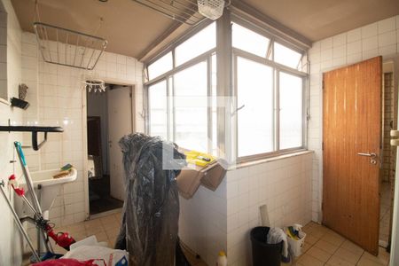 Apartamento à venda com 350m², 5 quartos e 3 vagas Apartamento à venda com 350m², 5 quartos e 3 vagasÁrea de serviço