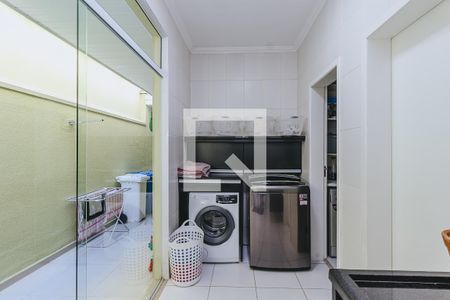 Casa de condomínio para alugar com 325m², 4 quartos e 4 vagasÁrea de Serviço