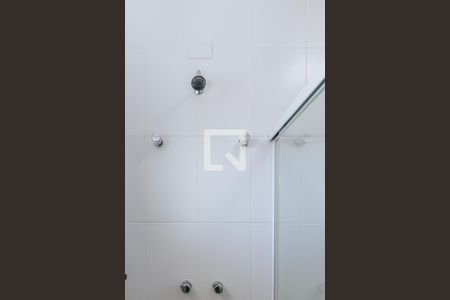 Casa de condomínio para alugar com 325m², 4 quartos e 4 vagasBanheiro 1