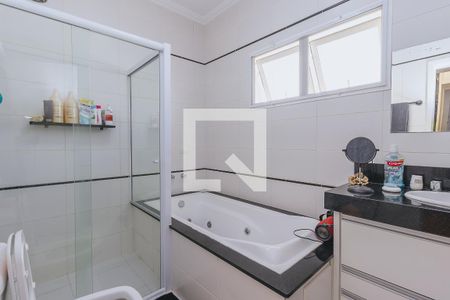 Casa de condomínio para alugar com 325m², 4 quartos e 4 vagasBanheiro Quarto 3